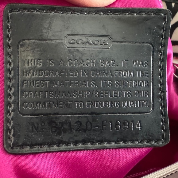 Coach TOTE Handbag - LIKE NEW - Picture 1 of 5